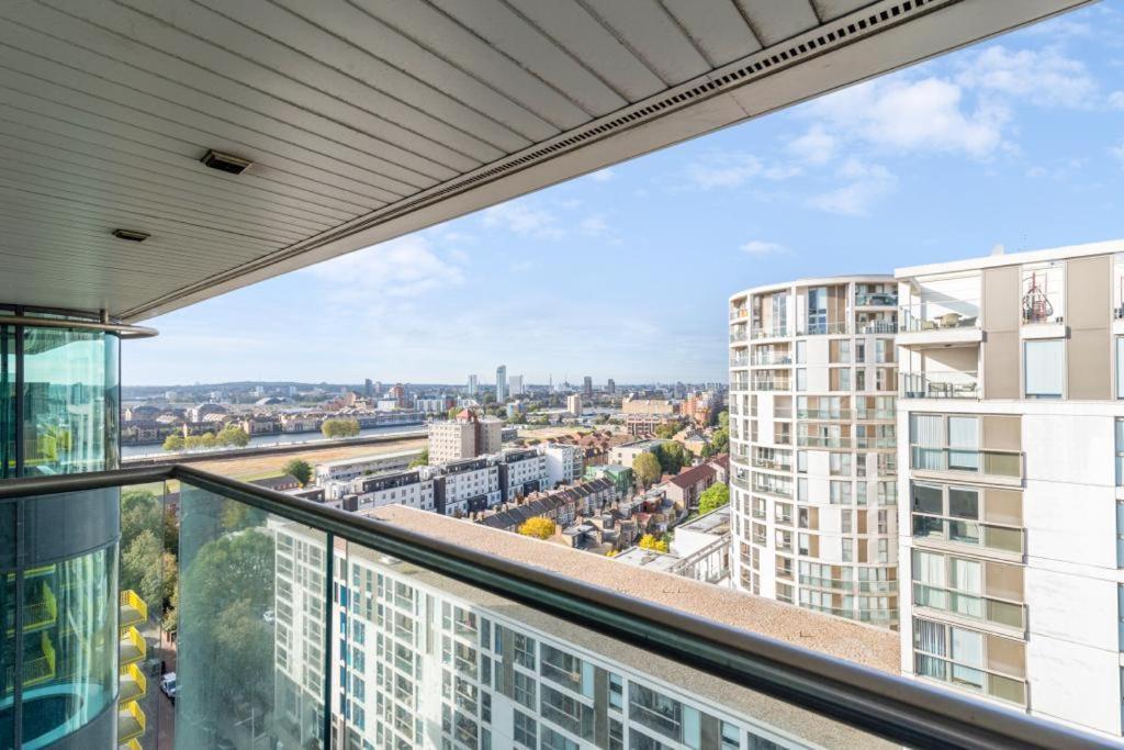 Docklands Cozy View Apartment London Luaran gambar